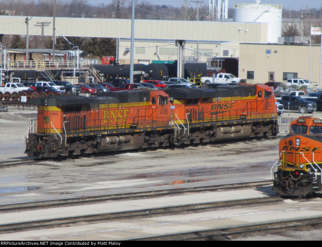 BNSF 4165